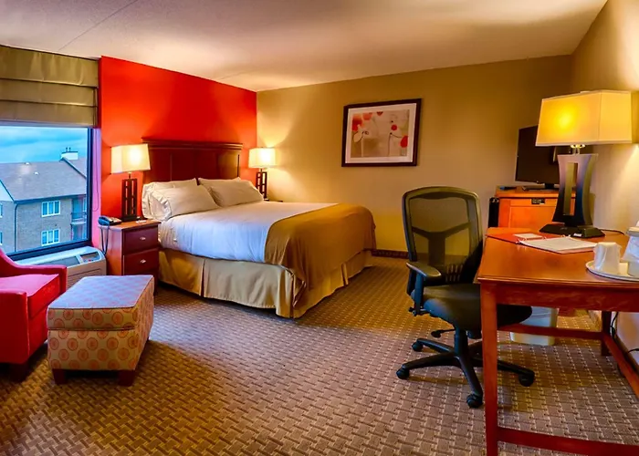 Отель Express By Ihg Crestwood