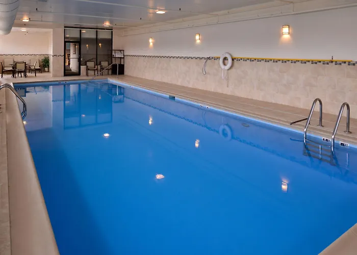 Express By Ihg Hotel 2*