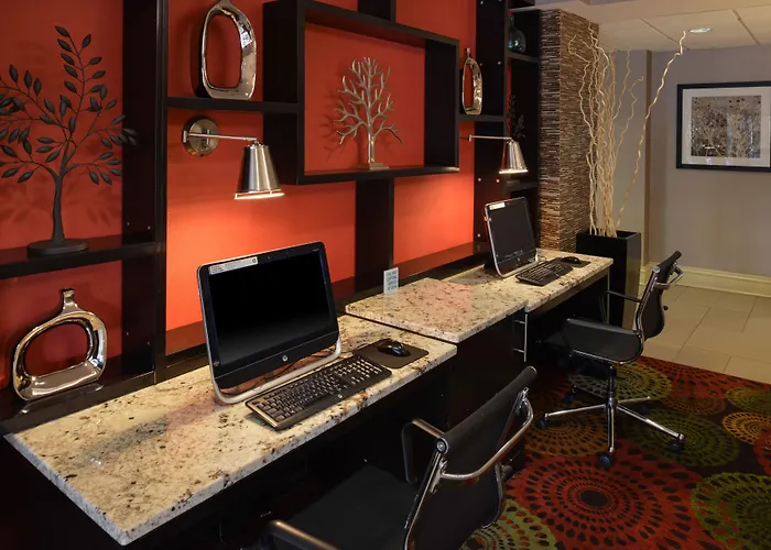 Express By Ihg Отель