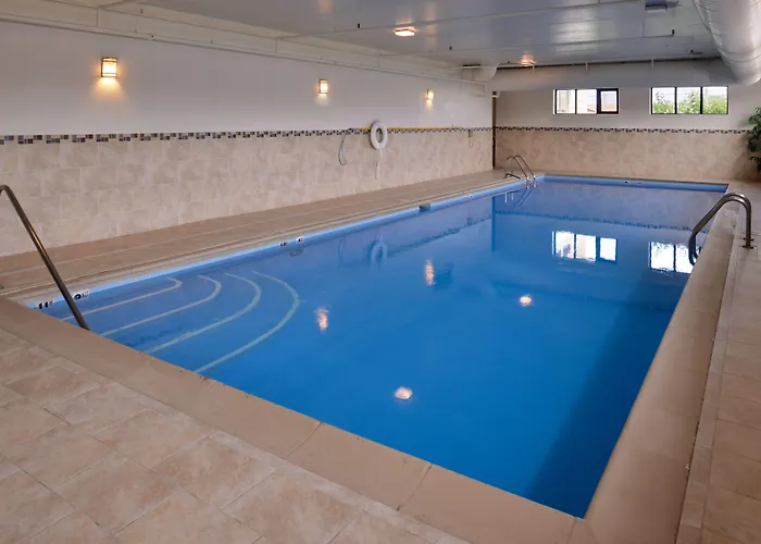 Отель Express By Ihg Crestwood