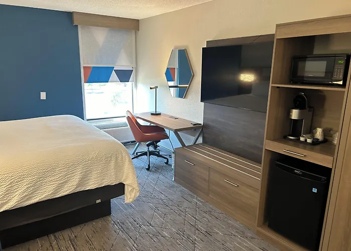 Express By Ihg Crestwood