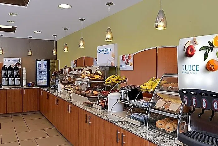 Express By Ihg Отель