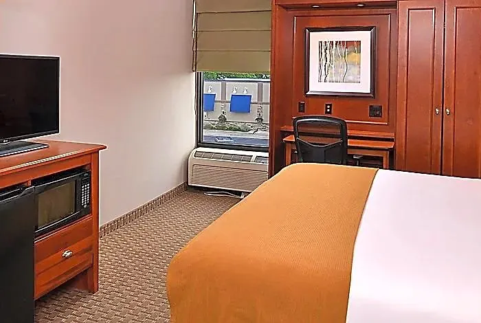 Express By Ihg Crestwood