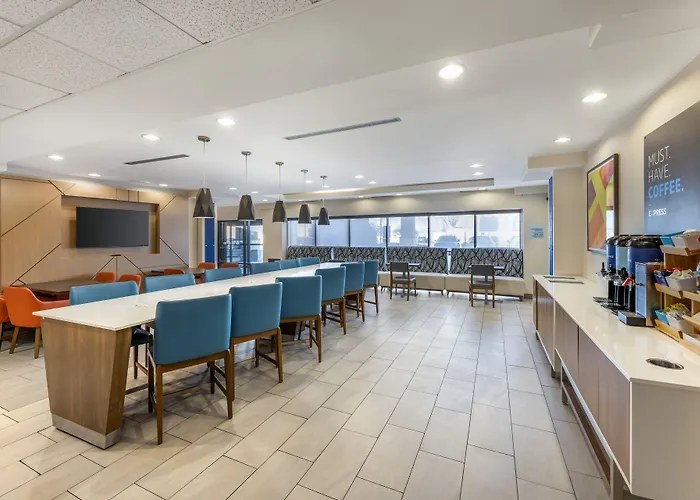 Express By Ihg Crestwood