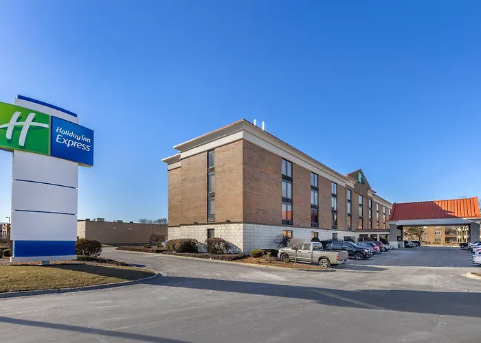 Express By Ihg Hotel Crestwood