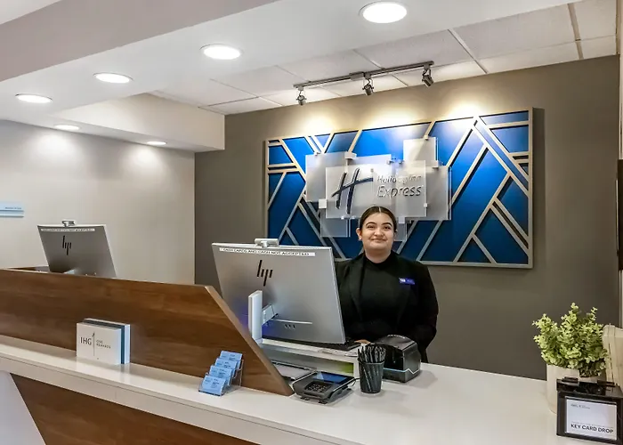 Express By Ihg Hotel